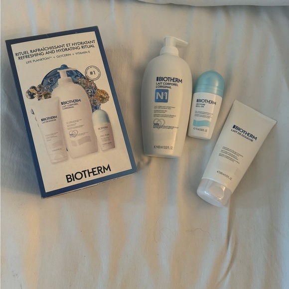 COPY - COPY - Biotherm body kit in box - Picture 2 of 6